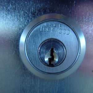 remplacer un cylindre de serrure