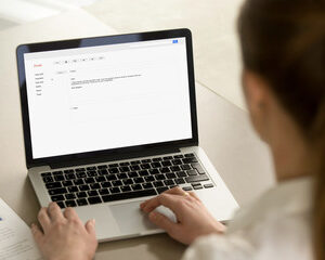 assistant(e) de communication