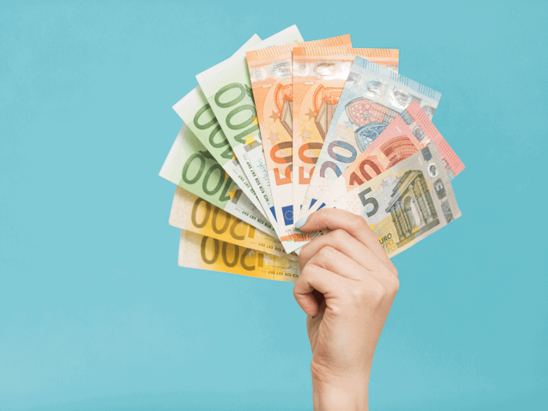 Comparatif des salaires pour une femme de ménage en France en 2025.